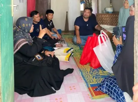 DPRD Garut Minta Perbaikan DTSEN, Lansia Duafa di Sirnajaya Belum Tersentuh Bansos DPRD Garut Soroti Lansia Duafa dan Disabilitas di Sirnajaya Belum Terima Bansos Pusat
