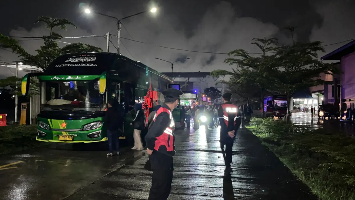 Polres Garut Kawal Keberangkatan 2.600 Buruh ke Monas untuk May Day 2026