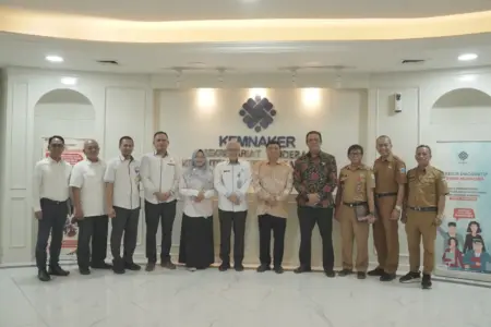 Temui Sekjen Kemnaker, Syakur Jemput Bola Tingkatkan Kompetensi Warga Garut di Tengah Sulitnya Lapangan Kerja