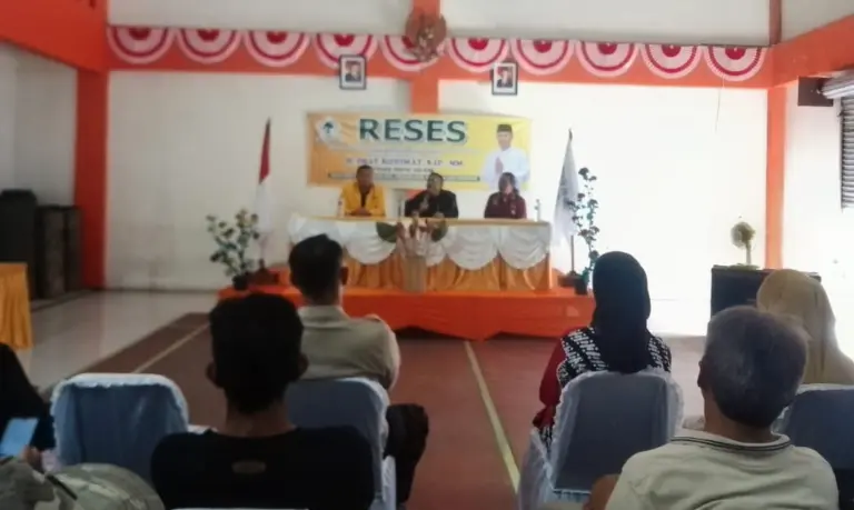 Reses DPRD Garut, H. Imat Rohimat Serap Aspirasi Warga: Pipanisasi Air Bersih, PJU hingga Sampah Jadi Sorotan Reses DPRD Garut, H. Imat Rohimat Serap Aspirasi Warga: Pipanisasi Air Bersih, PJU hingga Sampah Jadi Sorotan