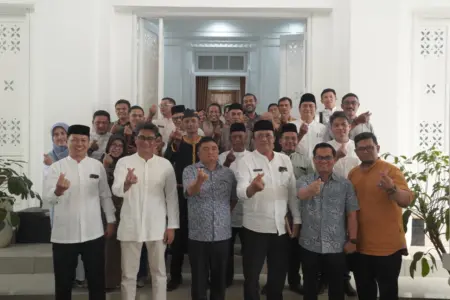 Syakur Serap Keluhan Desa, Infrastruktur dan Hama Tikus Jadi Sorotan Diskusi para kepala Desa dan Camat dari kecamatan Sukawening dan Karang tengah di Pamengkang Pendopo Garut,Jum'at (22/5/2026)