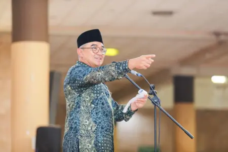 Bandung Dipadati 3,5 Juta Orang saat Libur Panjang, Farhan Imbau Warga Jaga Kondusivitas Bandung Dipadati 3,5 Juta Orang saat Libur Panjang, Farhan Imbau Warga Jaga Kondusivitas