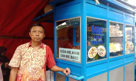 Pedagang Bakso di Bandung Bertahan Tidak Naikan Harga Meski Harga Daging Sapi Naik (Sarah/Koran Mandala)