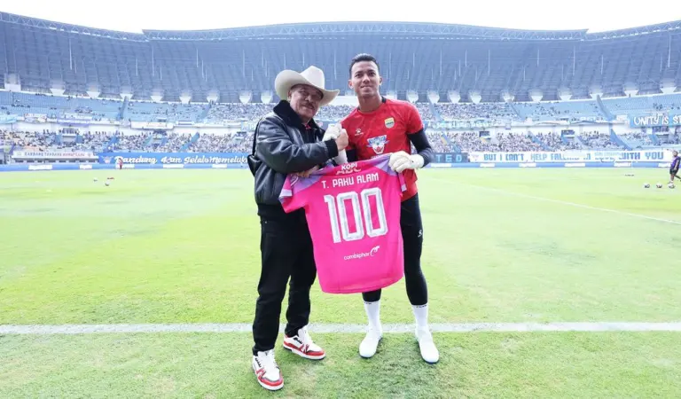 Teja Paku Alam Tembus “Club 100” Persib, Fokus Buru Hat-trick Gelar Juara