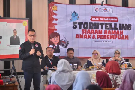 KPID Jabar Ajak Orang Tua Waspadai Ancaman Digital dengan Pendekatan Unik Storytelling KPID Jabar di SDN Jatihurip Sumedang