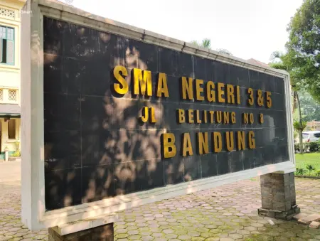 DPRD Jabar Bahas Reaktivasi SPP SMA Negeri untuk Tingkatkan Mutu Pendidikan Sekolah SMAN 3 & 5 Bandung Terdaftar Sekolah Maung. (Sarah/Koran Mandala)