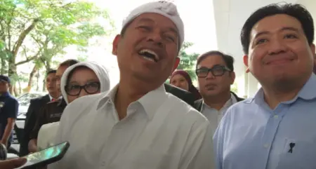 Dedi Mulyadi Siapkan Hadiah Hingga Rp50 Juta bagi Warga yang Berhasil Lumpuhkan Begal Gubernur Jawa Barat Dedi Mulyadi menjenguk korban penyekapan yang dilakukan oleh pacarnya selama 3 tahun di Rumah Sakit Hasan Sadikin Bandung, Senin 22/6/2026 (Sarah/Koran Mandala)