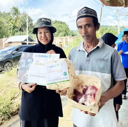 PT Pos Properti Salurkan Dua Sapi Kurban di Agam melalui Program THK Dompet Dhuafa