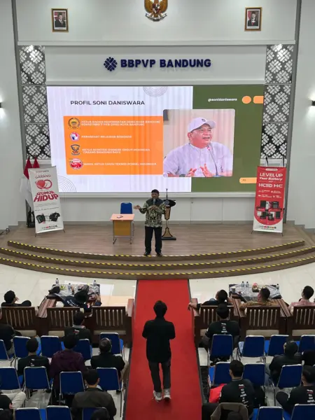 Sertifikasi Profesi Jadi Kunci Kepercayaan di Era Jasa Digital, Tespoin Jabar Gandeng BBPVP Kemenaker Gelar Sertifikasi Teknisi HP Anggota DPRD kota Bandung dari fraksi PKB Soni Daniswara