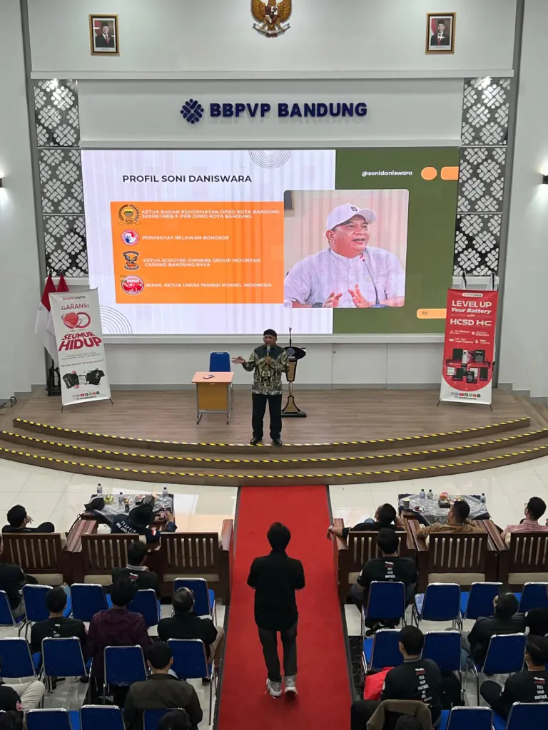 Sertifikasi Profesi Jadi Kunci Kepercayaan di Era Jasa Digital, Tespoin Jabar Gandeng BBPVP Kemenaker Gelar Sertifikasi Teknisi HP Anggota DPRD kota Bandung dari fraksi PKB Soni Daniswara