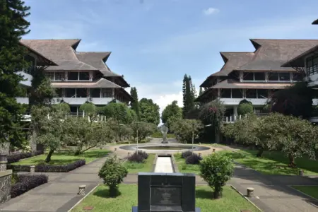 Dekan FITB ITB Bungkam Soal Dugaan Kekerasan Seksual Dosen, Publik Pertanyakan Transparansi Kampus Dekan FITB ITB Bungkam Soal Dugaan Kekerasan Seksual Dosen, Publik Pertanyakan Transparansi Kampus