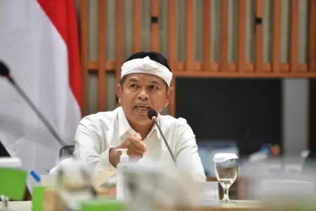 Dedi Mulyadi Minta Sekolah Swasta Buka Akses bagi Siswa Tidak Mampu yang Tak Tertampung di Sekolah Negeri Dedi Mulyadi Minta Sekolah Swasta Buka Akses bagi Siswa Tidak Mampu yang Tak Tertampung di Sekolah Negeri