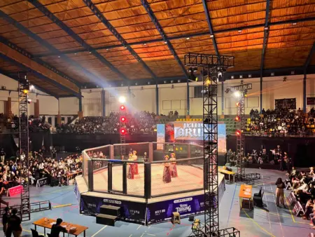 Temu Tarung Battle of Honor Meriahkan Hari Bhayangkara ke-80, Ribuan Penonton Padati GOR Adiwijaya Garut Temu Tarung Battle of Honor Meriahkan Hari Bhayangkara ke-80, Ribuan Penonton Padati GOR Adiwijaya Garut