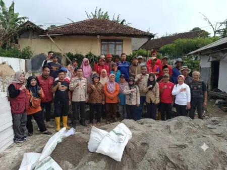 Setahun Menunggu, Rumah Warga Cilawu yang Ambruk Akibat Hujan Akhirnya Direhabilitasi Setahun Menunggu, Rumah Warga Cilawu yang Ambruk Akibat Hujan Akhirnya Direhabilitasi