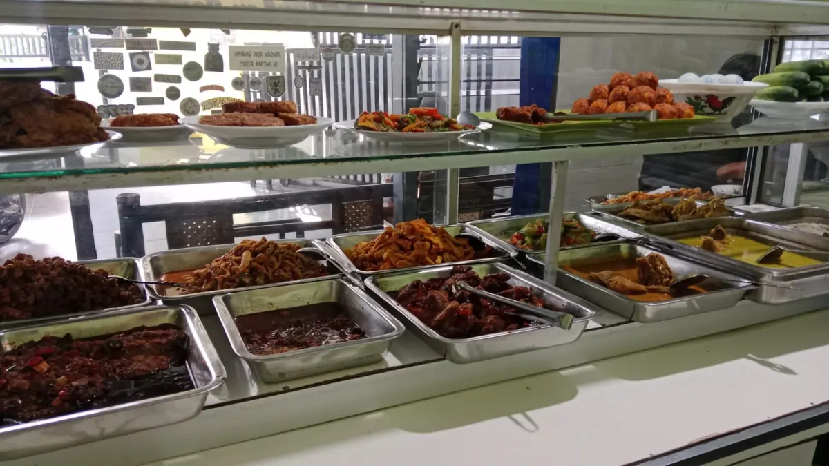 Berbagai Macam Menu Warteg Sumber Jaya