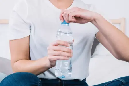 5 Cara membersihkan ginjal dari lemak hewan kurban, salah satunya minum 8 gelas perhari. (freepik)