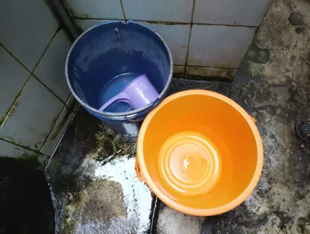 Kemarau Mulai Menggigit, Pemkot Bandung Klaim Belum Darurat Meski Warga Bergantung pada Distribusi Air Tangki Antisipasi Kemarau Panjang, Pasokan Air Bersih Jadi Perhatian Utama Warga Cicendo (Sarah/Koran Mandala)