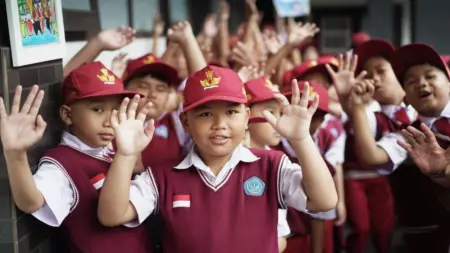 Sambutan Hangat Iringi Hari Pertama Sekolah di SDN 113 Banjarsari
