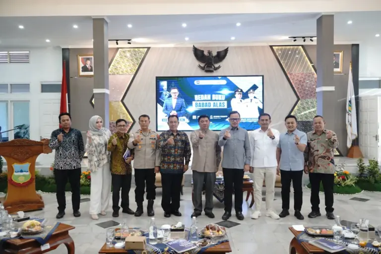 Bupati Garut Ajak ASN Petik Pelajaran Kepemimpinan dari Buku Babad Alas Karya Bima Arya