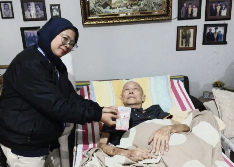 Tak Perlu Keluar Rumah di Usia Senja, Layanan Antar Pensiun TASPEN Hadir Pastikan Hak Peserta Tetap Terpenuhi Layanan Antar Pensiun TASPEN Hadir Pastikan Hak Peserta Tetap Terpenuhi
