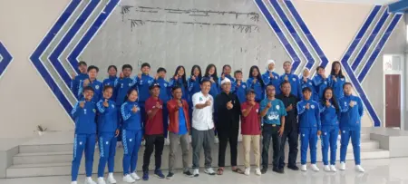 Pelepasan atlit sepak bola putri di gedung pemuda olahraga,Rabu (2/7/2026)