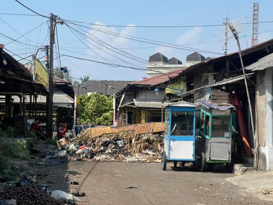Sampah Menggunung di Pasar Gedebage Bandung, Bau Menyengat Dikeluhkan Pembeli