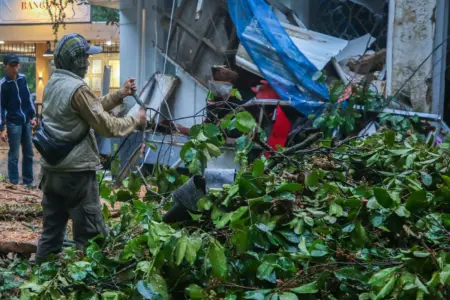 Kemarau Bukan Jaminan Aman, Farhan Peringatkan Bandung Bisa Dihantam Banjir Besar