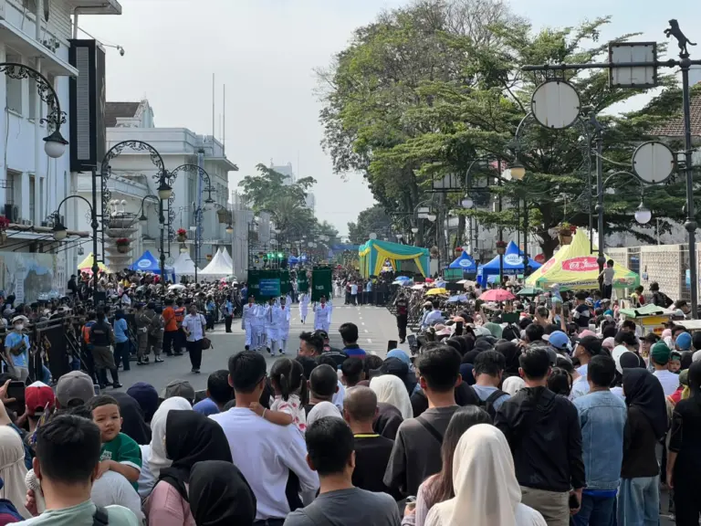 Ribuan Warga Padati Asia Africa Festival 2026, Kawasan Jalan Asia Afrika Dipenuhi Pengunjung