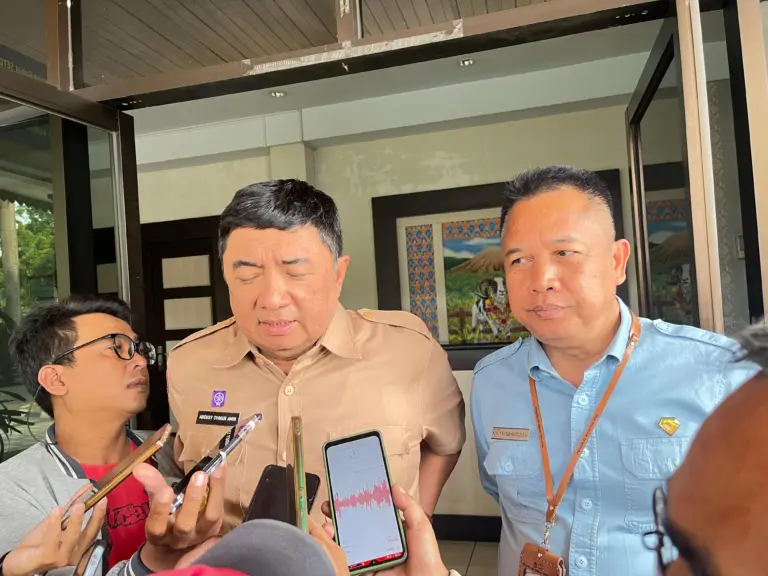 Bupati Garut Bahas Penetapan Modal Dasar Perumda Air Minum Tirta Intan Bupati Garut Pimpin Rapat Penetapan Modal Dasar PDAM Tirta Intan (Rida/Koran Mandala)