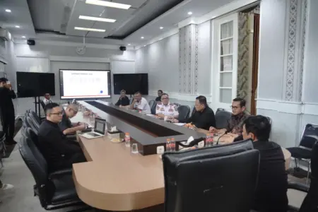 Bupati Garut Benahi Retribusi Parkir, Setoran Jukir Bakal Tercatat per Titik Lokasi Bupati Garut Benahi Retribusi Parkir, Setoran Jukir Bakal Tercatat per Titik Lokasi