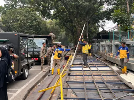 Trotoar Kembali Lapang, PKL Kehilangan Harapan: Penertiban di Jalan Rajiman Sisakan Dilema