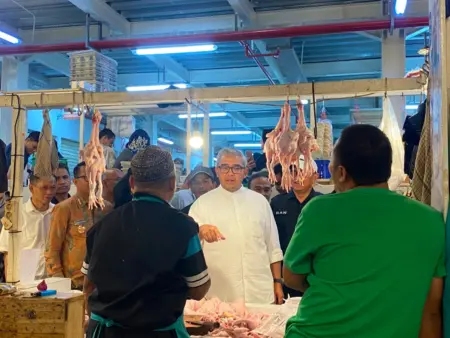 Harga Ayam Tembus Rp50 Ribu, Timun Naik Dua Kali Lipat di Bandung
