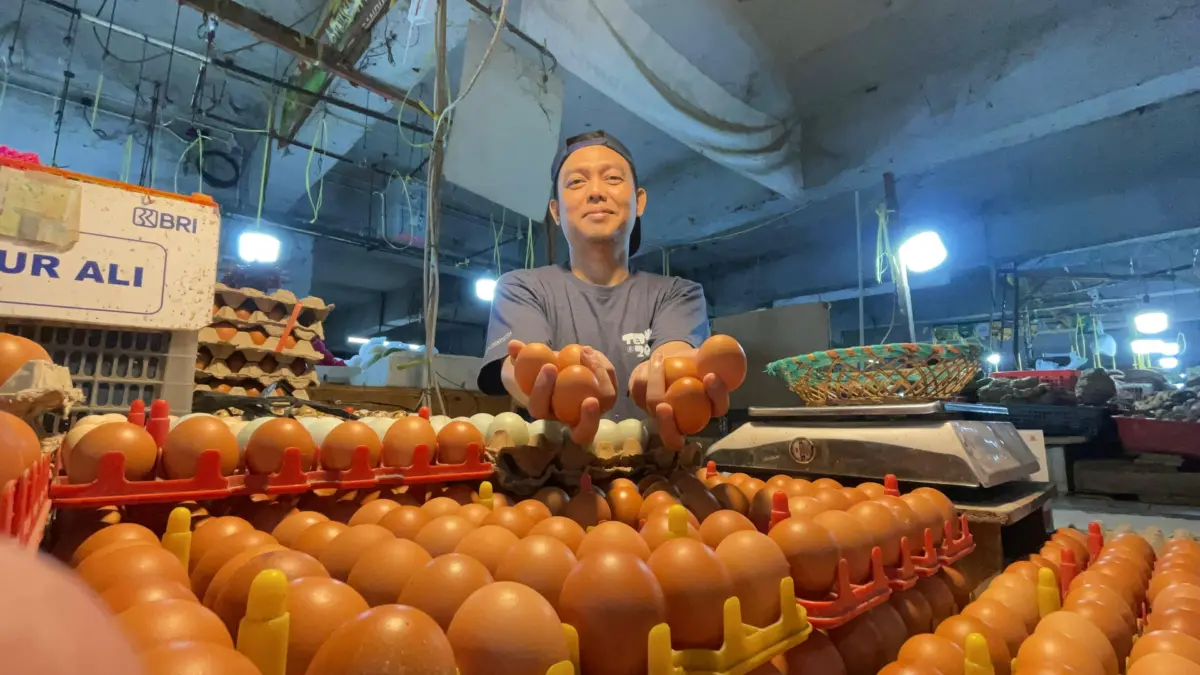 ‎Produksi Melimpah, Harga Telur dan Ayam di Jabar Anjlok ‎(Sarah/Koran Mandala)