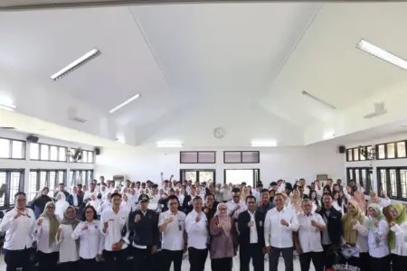 DPRD Kota Bandung Dorong Warga Lulusan Pendidikan Kesetaraan Terus Tingkatkan Kompetensi DPRD Kota Bandung Dorong Warga Lulusan Pendidikan Kesetaraan Terus Tingkatkan Kompetensi