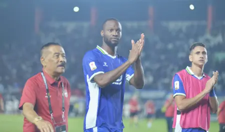 Debut Manis Gabriel Mutombo Bersama Persib, Clean Sheet dan Atmosfer Bobotoh Bikin Terpukau