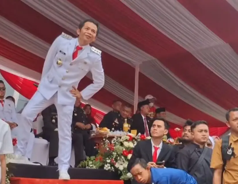 Bupati Purwakarta Om Zein (Rachma/Koran Mandala)