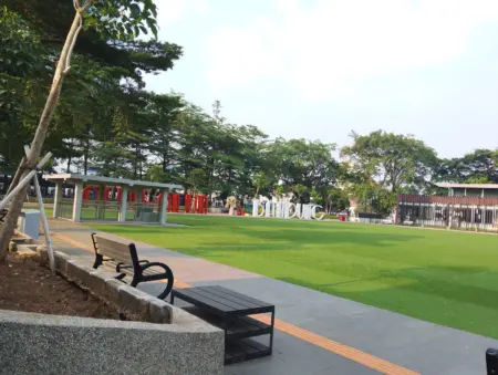 Alun-Alun Bandung Kembali Dibuka Permanen, Pengunjung Soroti Kebersihan dan Fasilitas Alun -Alun Bandung (Sarah/Koran Mandala)