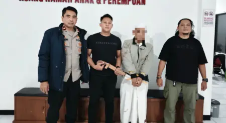 Polisi Berhasil Amankan Pelaku Penganiayaan Brutal Bersenjata Tajam Polisi Berhasil Amankan Pelaku Penganiayaan Brutal Bersenjata Tajam Di Warung Peuteuy, Diduga Dipicu Perselisihan Keluarga