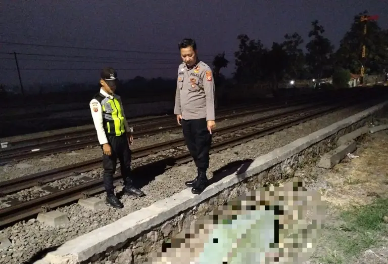 Perempuan Tanpa Identitas Tertemper KA-12 di Kadungora, Polisi Lakukan Evakuasi