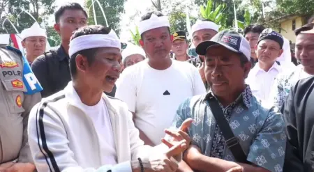 Om Zein Bantu Petani Kiarapedes, 50 Bibit Tomat dan Modal Rp1 Juta Jadi Suntikan Usaha Bupati Purwakarta Saepul Bahri Binzein