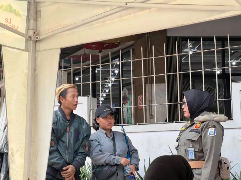 Pengamen di Braga Tak Kunjung Hilang, Pengunjung Keluhkan Permintaan Uang yang Memaksa Pengamen di Braga Tak Kunjung Hilang, Pengunjung Keluhkan Permintaan Uang yang Memaksa