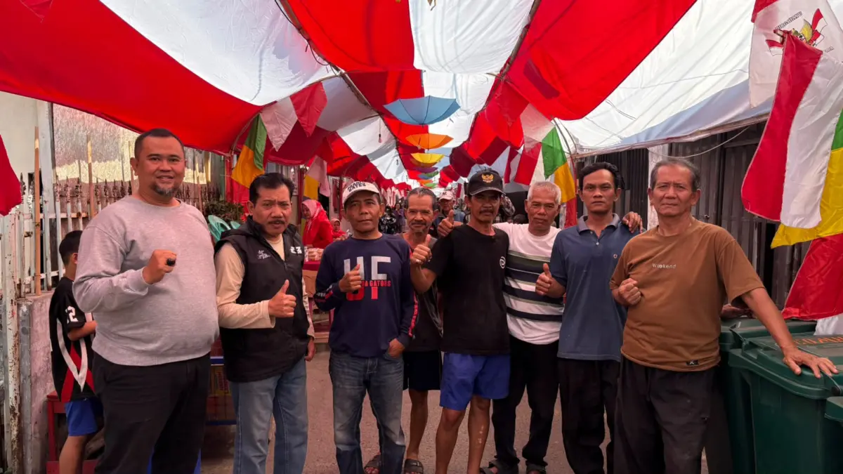 Sambut HUT ke-81 RI, Warga RW 03 Cikutra Bangun Terowongan Bendera 180 Meter