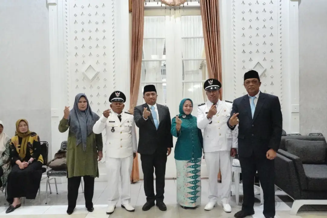 Bupati Garut Lantik Kades PAW Cisewu dan Cigadog