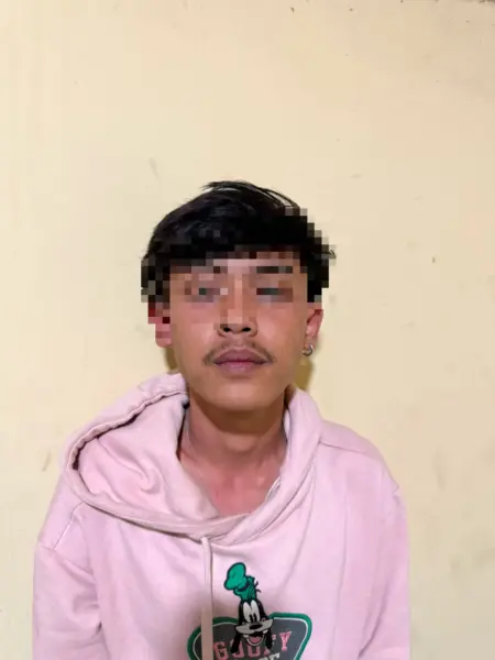 Patroli Subuh, Polres Garut Amankan Empat Pemuda yang Diduga Bawa Senjata Tajam Patroli Subuh, Polres Garut Amankan Empat Pemuda yang Diduga Bawa Senjata Tajam