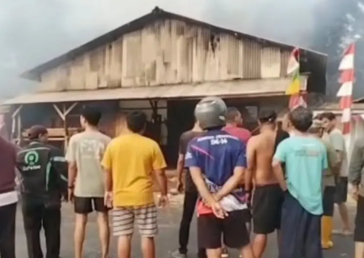 Gudang Kayu Cihuni Purwakarta Terbakar