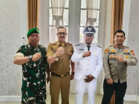 Bupati Garut Lantik Falah Ramdani Jadi Kepala Desa Cimanganten Falah Ramdani resmi dilantik sebagai Kepala Desa Cimanganten