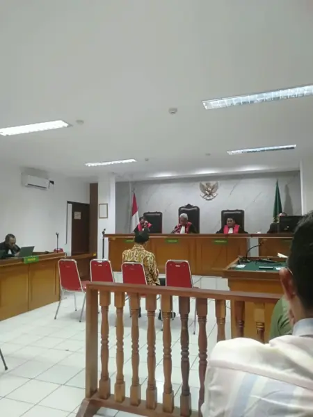 Mantan Sekretaris Mahkamah Agung (MA) Hasbi Hasan saat menjalani persidangan di Pengadilan Tipikor Bandung, Kamis (10/9/2026).