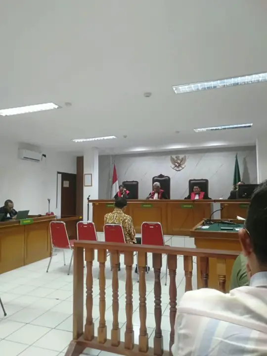Mantan Sekretaris Mahkamah Agung (MA) Hasbi Hasan saat menjalani persidangan di Pengadilan Tipikor Bandung, Kamis (10/9/2026).