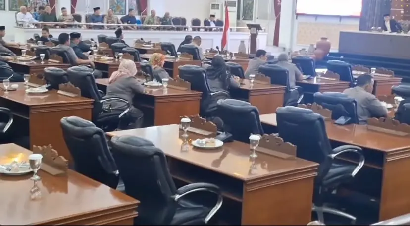 Kursi Dewan Kosong Saat Bahas Anggaran, Pemandangan Rapat Paripurna DPRD Purwakarta