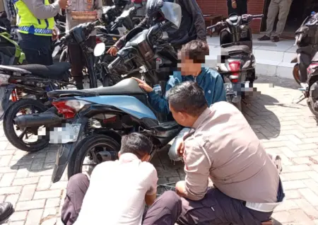 Polsek Karangpawitan Razia Knalpot Brong